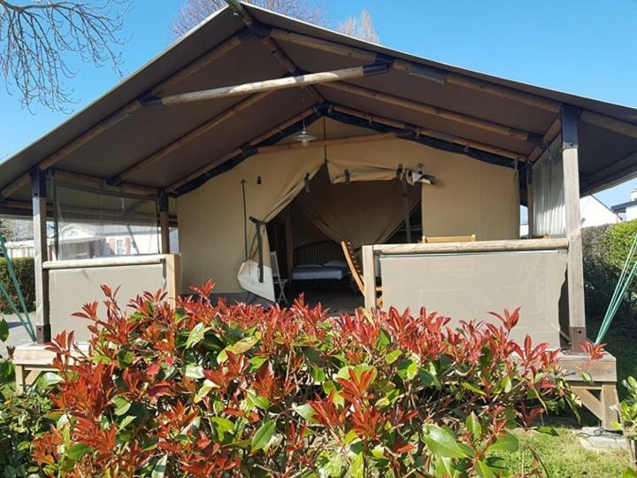 Camping De La -